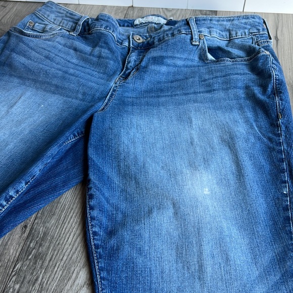 Torrid Denim Jeans Distress Straight leg 18R - Picture 9 of 12